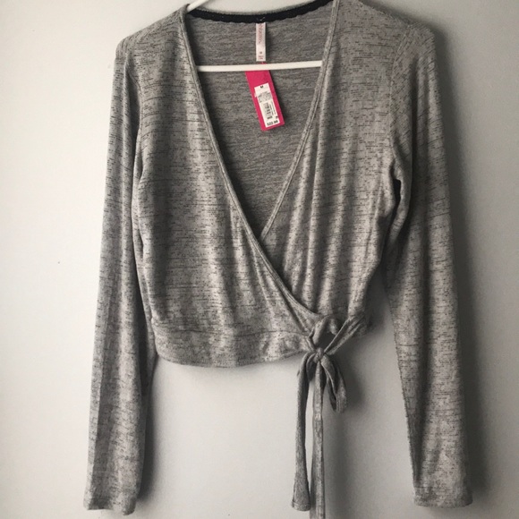 Super soft faux wrap crop top - Picture 3 of 3
